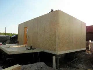 Özel projeli ev, Tarkhanovo köyü: duvar montajı