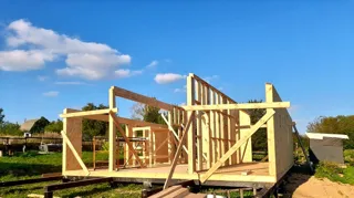 Showroom Barnhouse 76.3 in Kostroma: Wandmontage