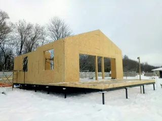 Özel projeli ev, Dubrovka köyü: duvar montajı