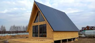 Custom-design house, Pavlikovo village: roofing