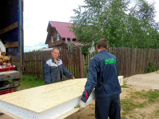 Haus nach Projekt „Radoniza“, Dorf Kryukovo: Wandmontage