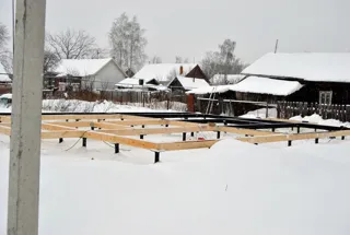 Haus nach Projekt „Townhouse - 1“, Ivanovo: Fundament und Grundrahmen