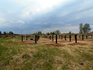 Haus nach Projekt „Sefir“, Dorf Kadnikovo: Fundament und Grundrahmen