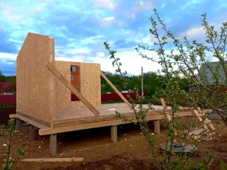 House based on the “Barnhouse 33” design, Novonikolskoe village: wall assembly