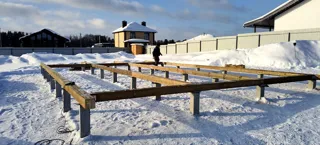 Haus nach individuellem Projekt, KP „Saretsche“: Fundament und Grundrahmen