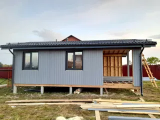 Haus nach Projekt „Chalet 45“, Gebiet Kostroma: Fassadenverkleidung