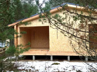 “Barnhouse 110” projesine göre ev, Vidogoshchi köyü: duvar montajı