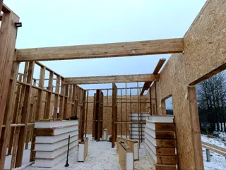 Haus nach individuellem Projekt, Region Leningrad: Trennwände