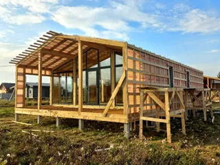 “Barnhouse 76.1” projeli ev, Strelnikovo köyü: pencereler ve kapılar