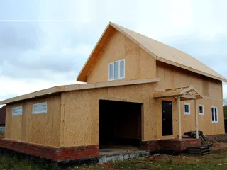 Haus nach Projekt „Kostello“, Dorf Deulino: Fertiges Haus
