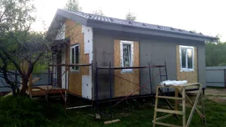Haus nach Projekt „Slawjanskij Skit“, Region Jaroslawl: Fassadenverkleidung