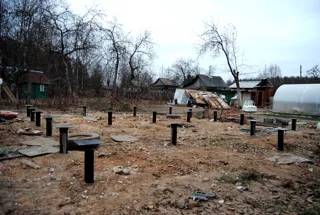 Ferienhaus nach Projekt „Alina“, Rajon Iwanowo: Fundament auf Schraubpfählen