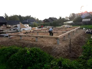 “Yesentuki 8x8” projesine göre ev, Rybinsk: temel ve alt bağlama kirişi