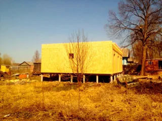Haus nach Projekt „Mistika - E2.8“, Dorf Kurdumovo: Wandmontage