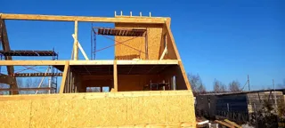 Custom-design house, Pavlikovo village: wall assembly