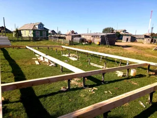 House built to a custom design, Arkhangelsk Region: foundation and sill strapping