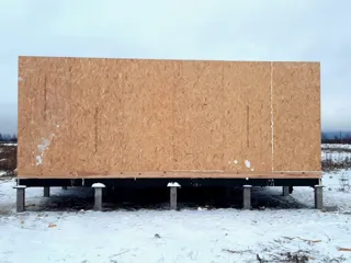 Haus nach Projekt „Metschta pl.4“, Siedlung Pervyy: Wandmontage