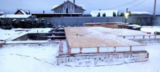 Haus 155 m² nach individuellem Projekt, Siedlung Kukarino: Fundament und Grundrahmen
