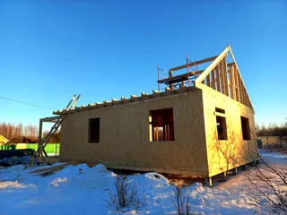 Haus 105 m² nach individuellem Projekt, Dorf Svingino: Wandmontage