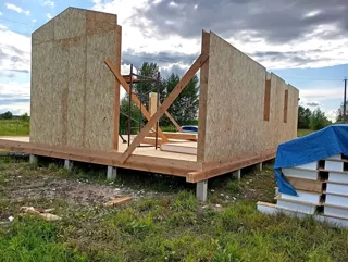 “Barnhouse 76” projesine göre ev, Kostroma bölgesi: duvar montajı