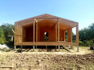 Haus nach Projekt „Barnhouse 53“, SNT „Urroschaj“: Wandmontage