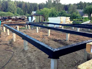 Haus nach individuellem Projekt, Siedlung Borisoglebskiy: Fundament und Grundrahmen