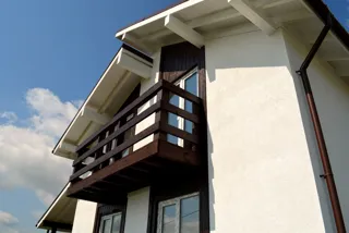 Haus nach Projekt „Fantasija“, Siedlung Plotina: Fassadenverkleidung