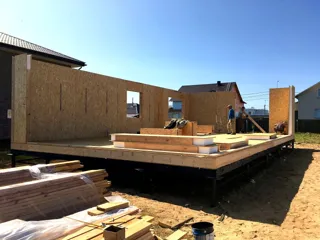 Custom-design house, Pervyy settlement: wall assembly