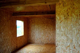 Haus nach Projekt „Ermak“, Siedlung Belavino: Innenwände