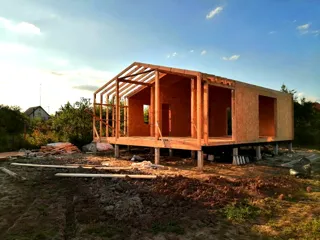 Haus nach Projekt „Barnhouse 53“, SNT „Urroschaj“: Wandmontage