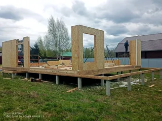 Custom-design house, Kostroma Region: wall assembly