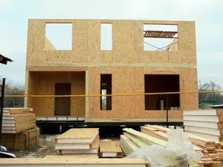 Haus nach Projekt „Slawjanka“, Ivanovo: Wandmontage