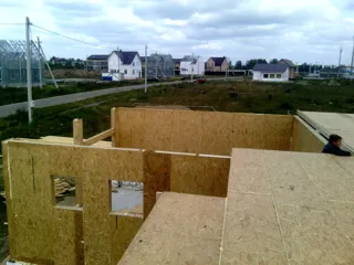 Haus nach Projekt „Prestisch“, Ivanovo: Wandmontage