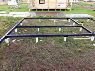 Haus nach individuellem Projekt, Kostroma: Fundament und Grundrahmen