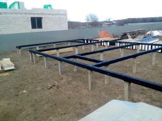Haus nach individuellem Projekt, Dorf Troitsko-Nikolskoe: Fundament und Grundrahmen