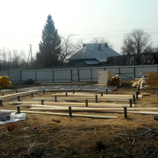 Haus nach Projekt „Radoniza“, Region Kaluga: Fundament und Grundrahmen
