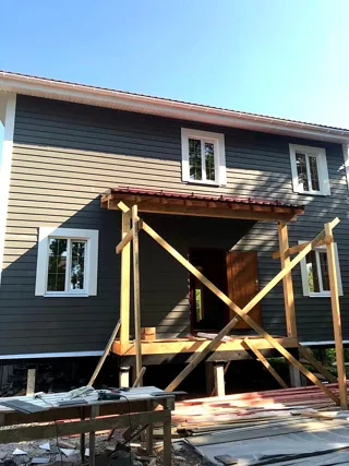 Haus nach individuellem Projekt, Otradnoe: Fassadenverkleidung