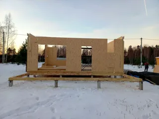 Haus nach Projekt „Mistika - N2.8“, Dorf Lyutovo: Wandmontage