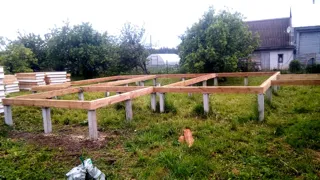 Haus 70 m² nach Projekt „Finnisch 70“, Siedlung Kolobovo: Fundament und Grundrahmen
