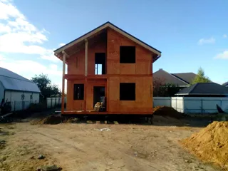 Haus nach Projekt „Majak“, Dorf Verkhnee Myachkovo: Obergeschoss und Dachgeschoss