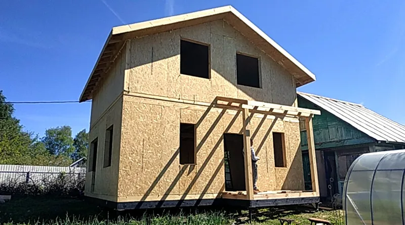 Haus nach individuellem Projekt, SNT „Woschod“