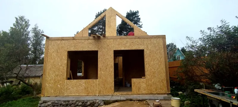 Haus nach individuellem Projekt, Region Leningrad
