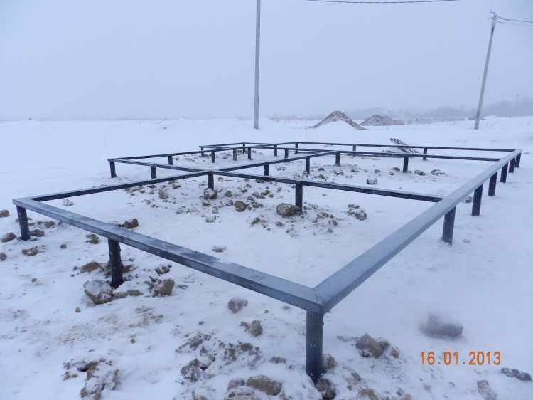 Screwing in piles in winter